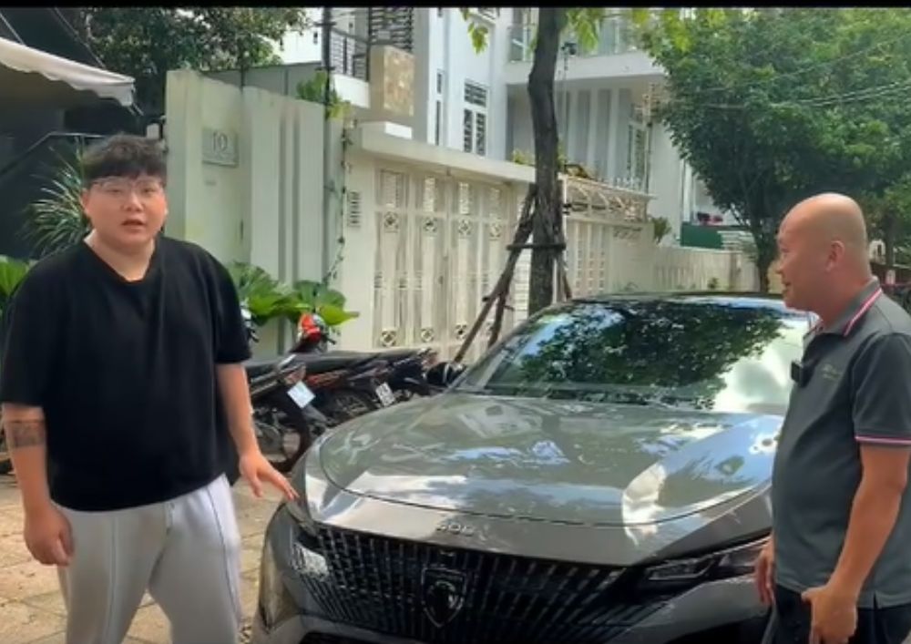 Anh Lê Thanh Hải Chủ xe Peogeot 408 thi công PPF của PPG tại CAP Auto Workshop Anh Lê Thanh Hải Chủ xe Peogeot 408 thi công PPF của PPG tại CAP Auto Workshop